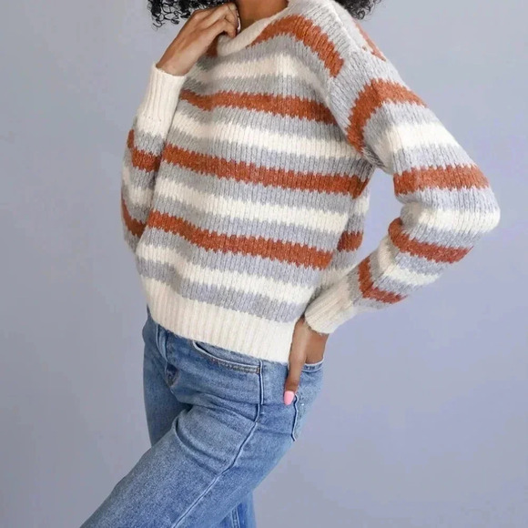 Pink Lily Boutique Stripped Knit Sweater very soft and cozy Womens sweater - Picture 1 of 11